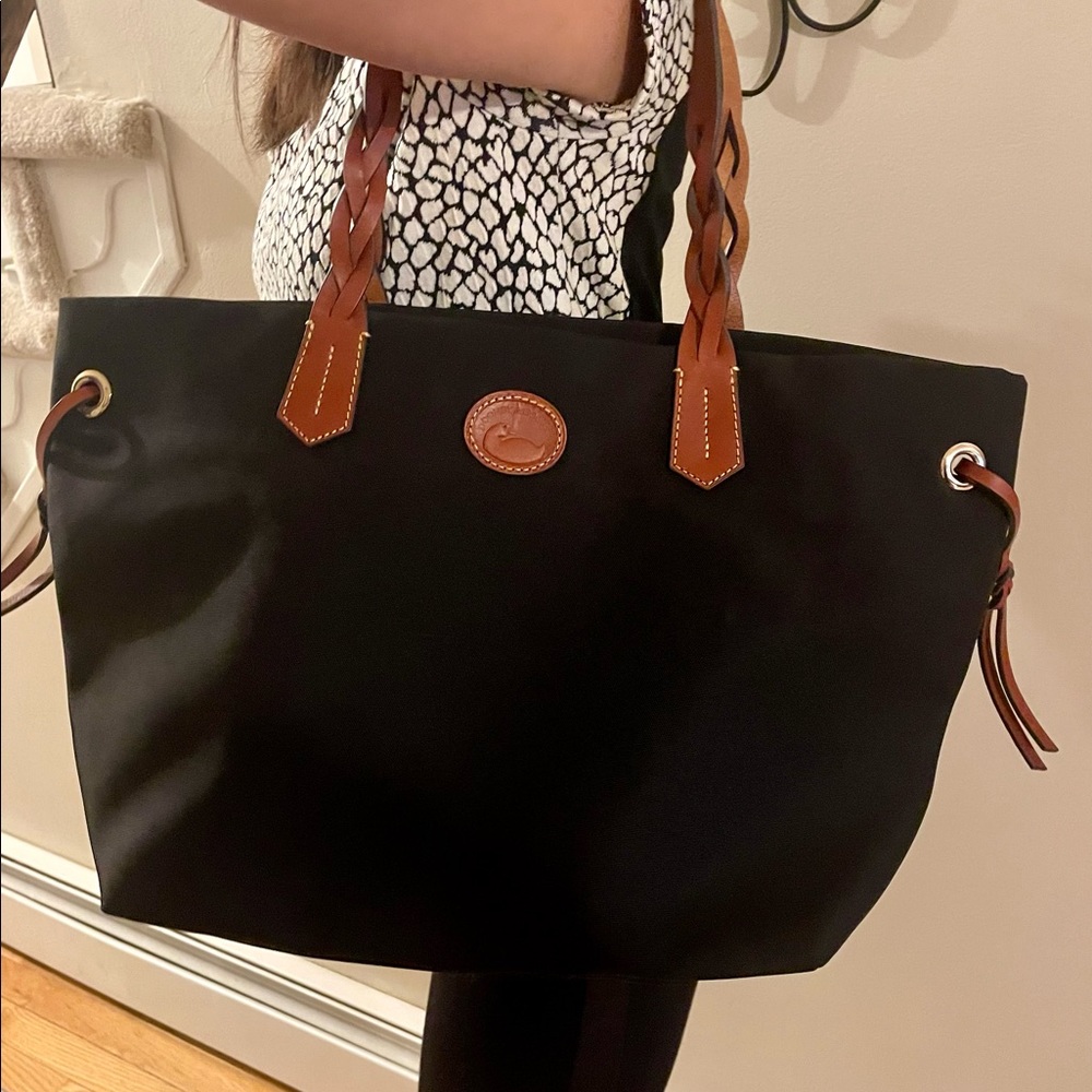 Dooney Bourke shopper